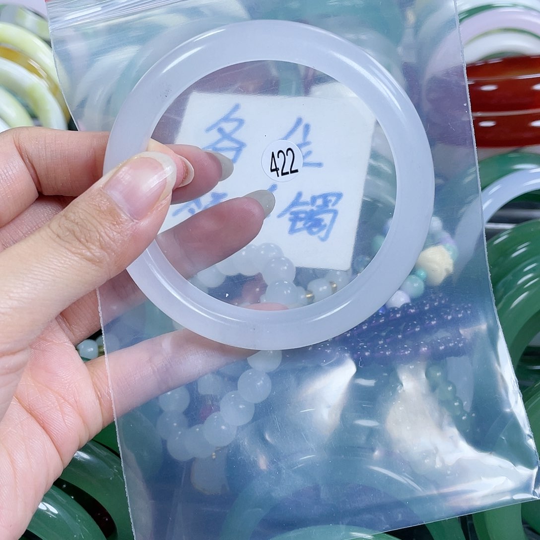 石英质玉手镯未镶嵌63