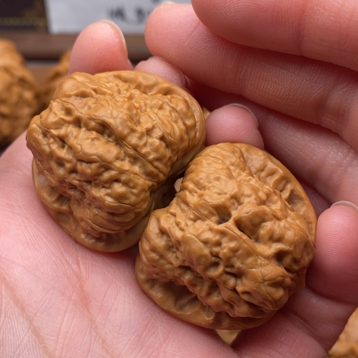 【闪购商品】文玩核桃把件边36左右