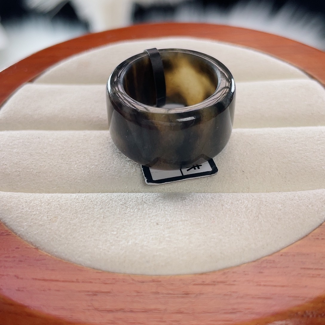 和田玉未镶嵌戒指l141。腰花圆切。16.8。不退换