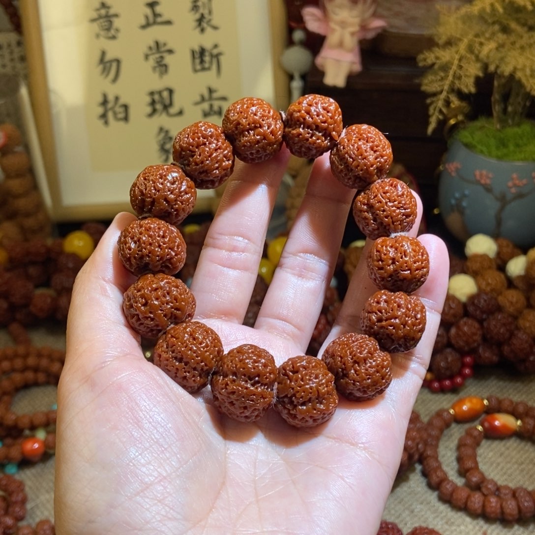 金刚菩提手串185玉化菠萝