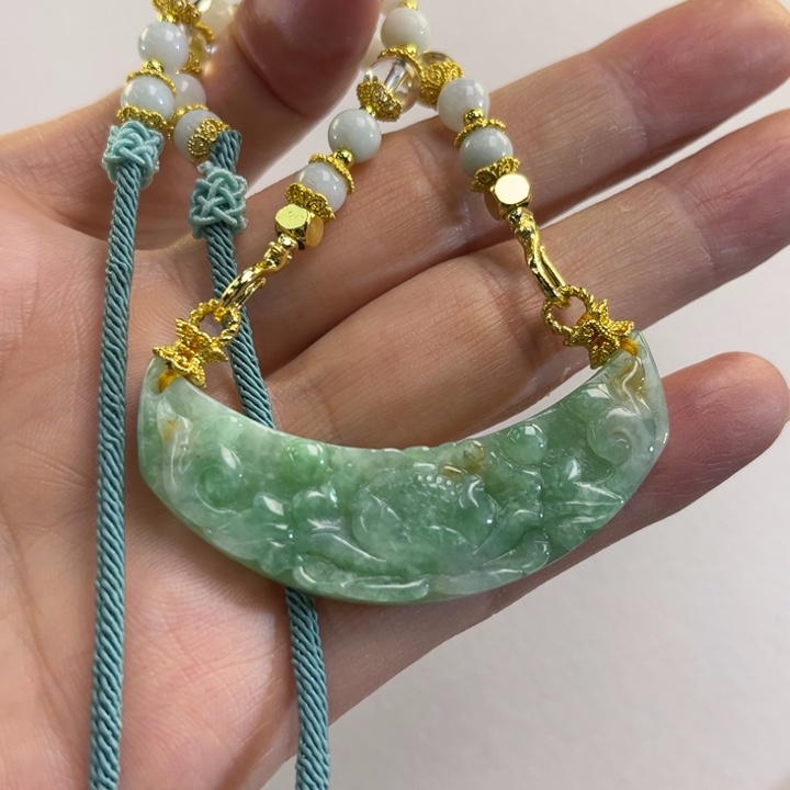 翡翠吊坠(赠链)未镶嵌往***头代编织