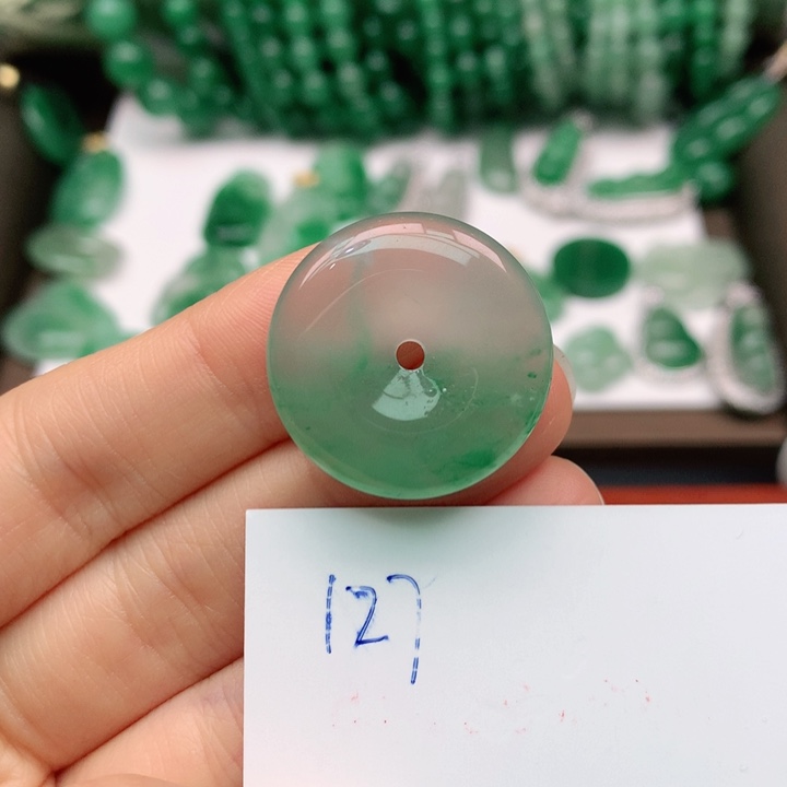 石英质玉颈饰未镶嵌