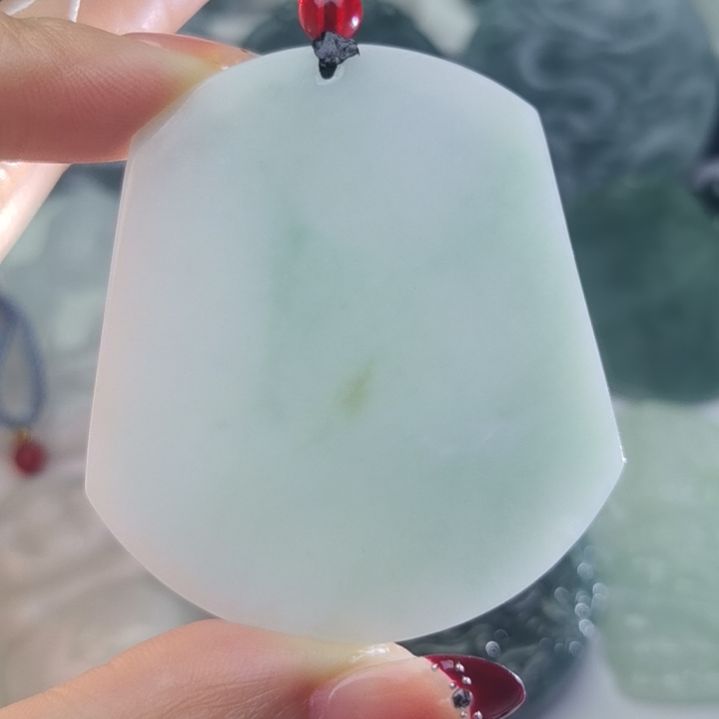 翡翠颈饰未镶嵌天然的A货翡翠多样性发货