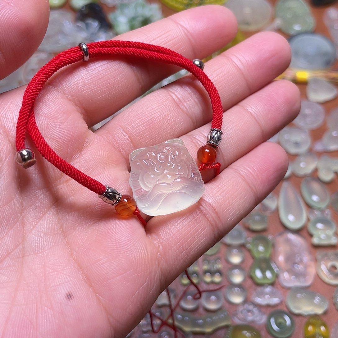 小***鱼蛇纹石玉未镶嵌吊坠