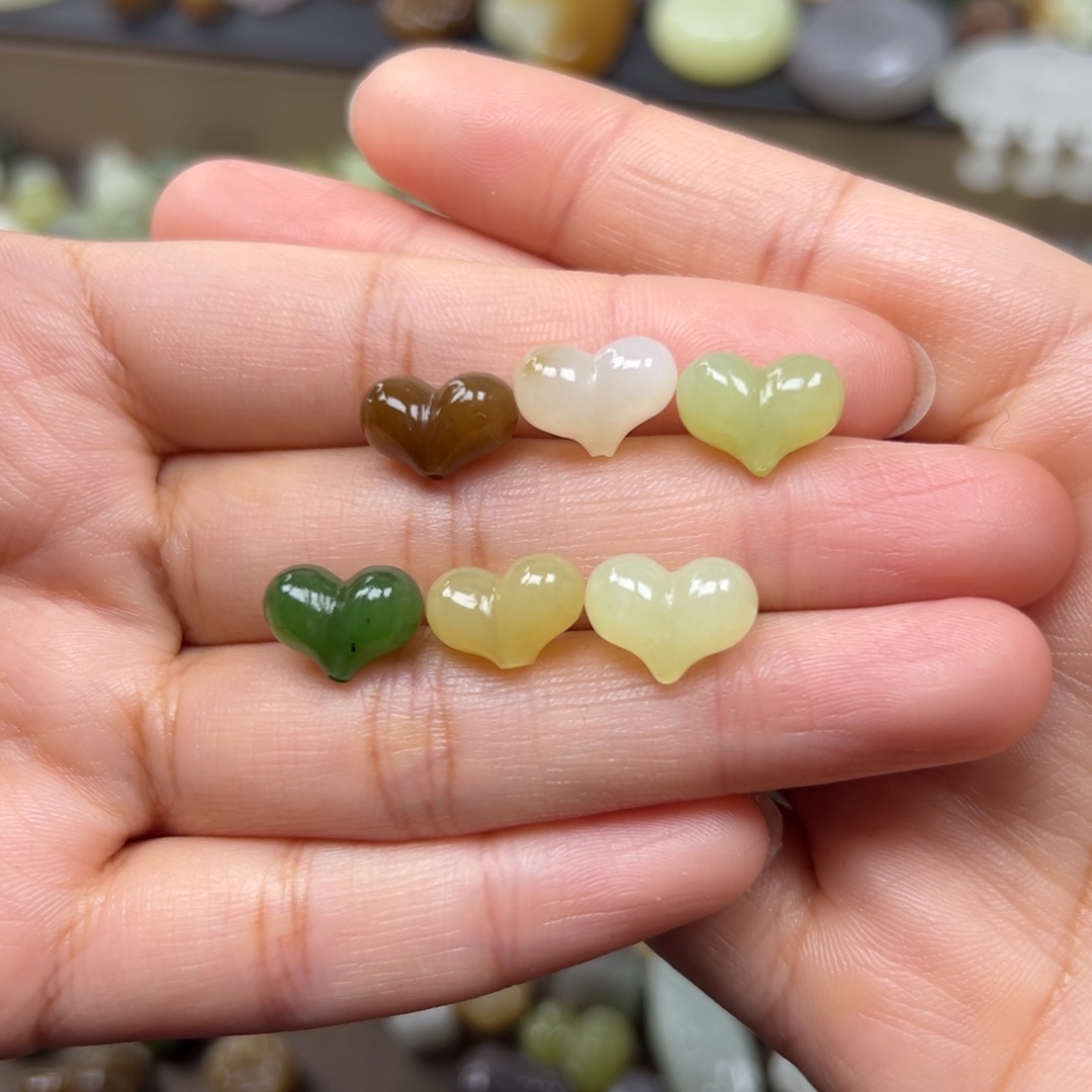 和田玉未镶嵌颈饰98一个多样性发其一