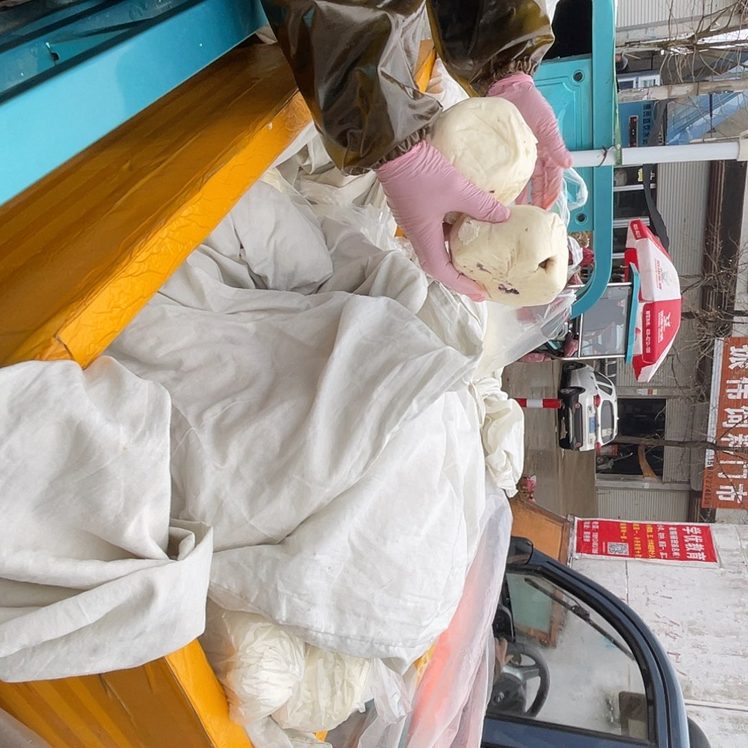 期***待中国大陆六个白的，两个黄的，两个红的