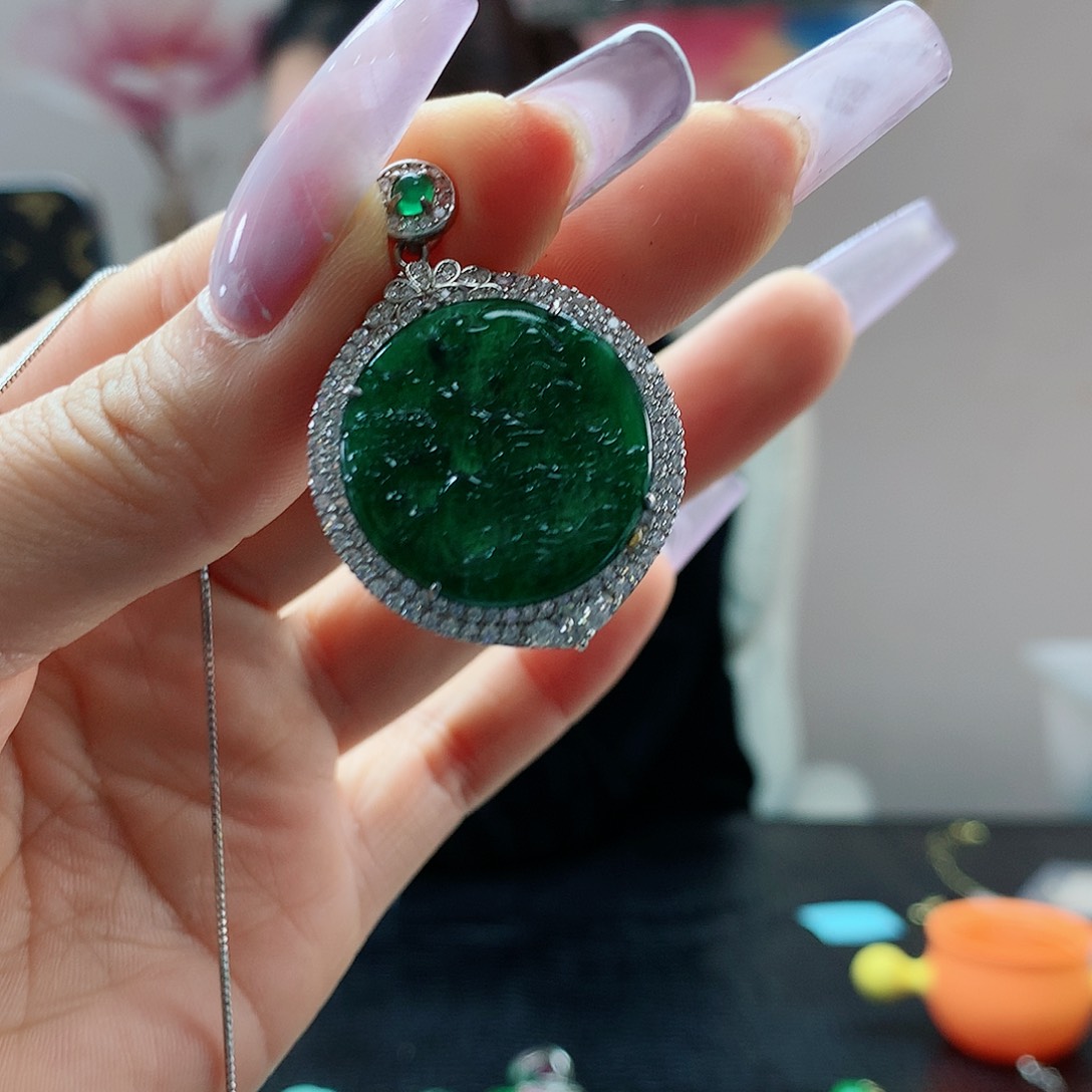 【闪购商品】翡翠吊坠(赠链)银S925镶嵌