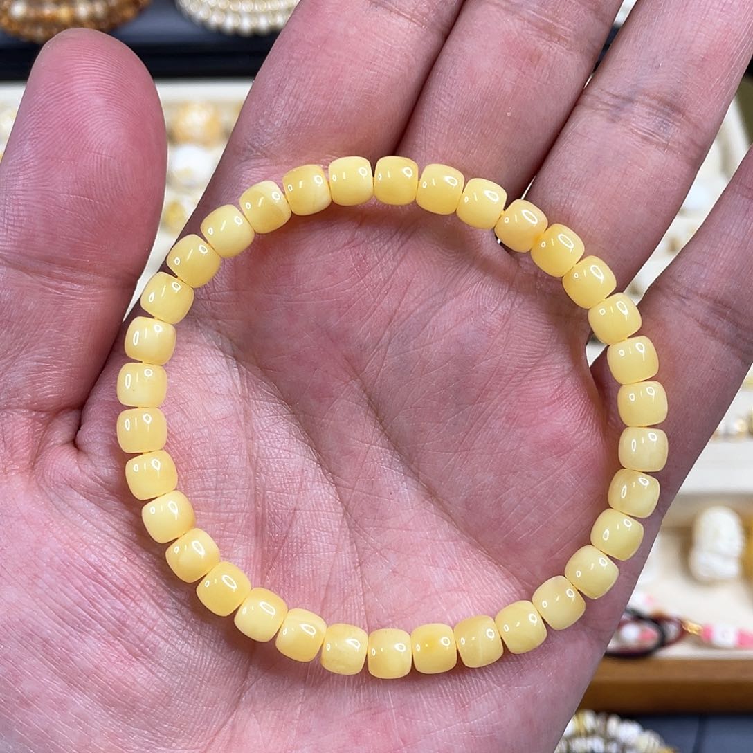 未镶嵌琥珀裸石6.2毫米