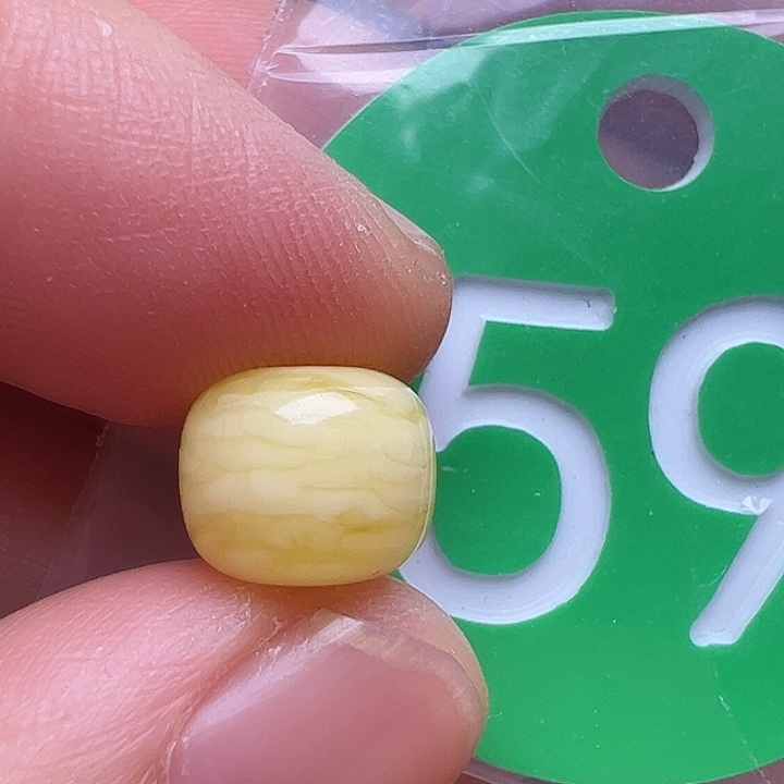 未镶嵌蜜蜡裸石9.2m m