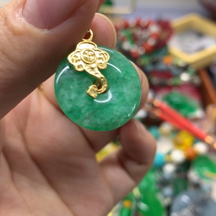 颈饰未镶嵌翡翠吊坠