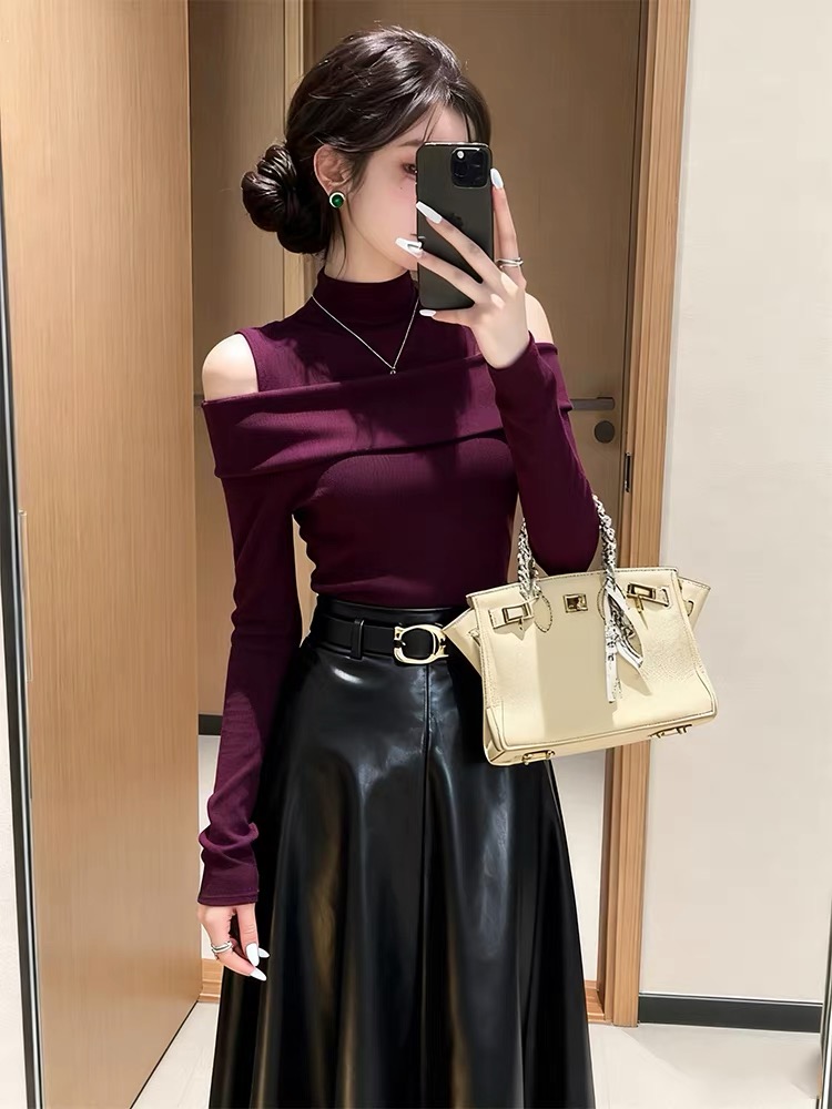 法式轻熟风气质暗紫色露肩针织衫女秋冬高级感辣妹修身内搭打底衫