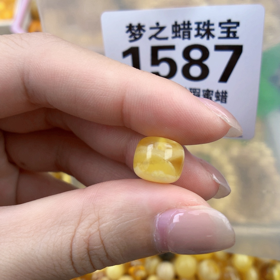 裸石琥珀未镶嵌10.7