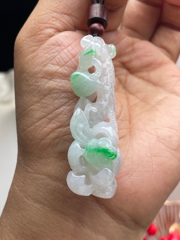 回流！天然缅甸翡翠A货细糯带阳色荷花