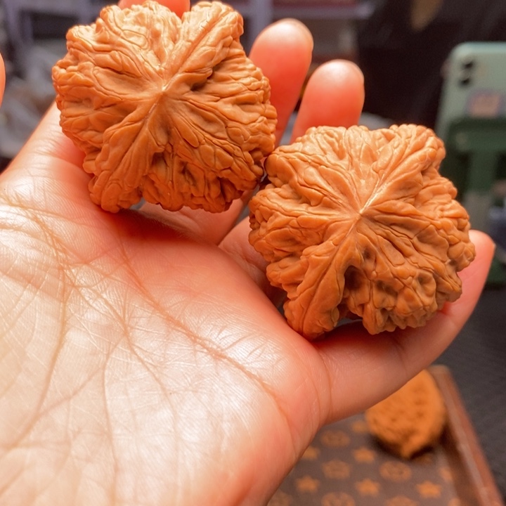 把件文玩核桃虎头王45尺