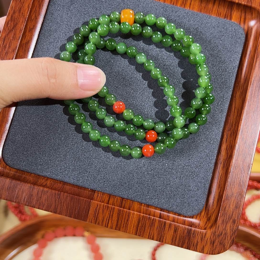 和田玉（碧玉）颈饰未镶嵌狗*