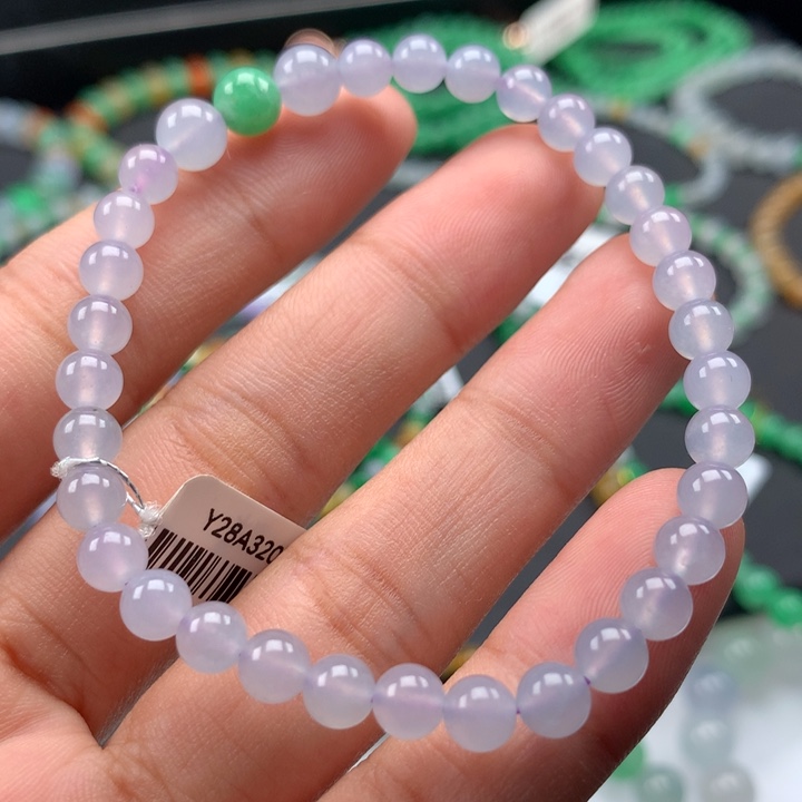 翡翠手镯未镶嵌卡