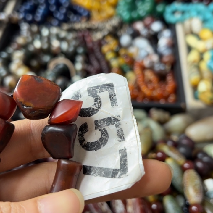 玛瑙/玉髓颈饰未镶嵌M**?