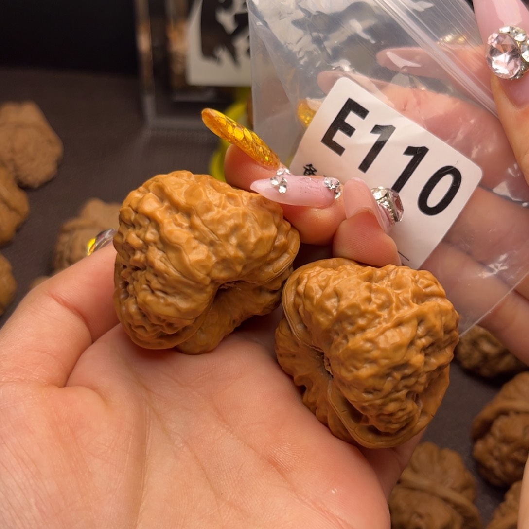 文玩核桃把件奥*蛤蟆