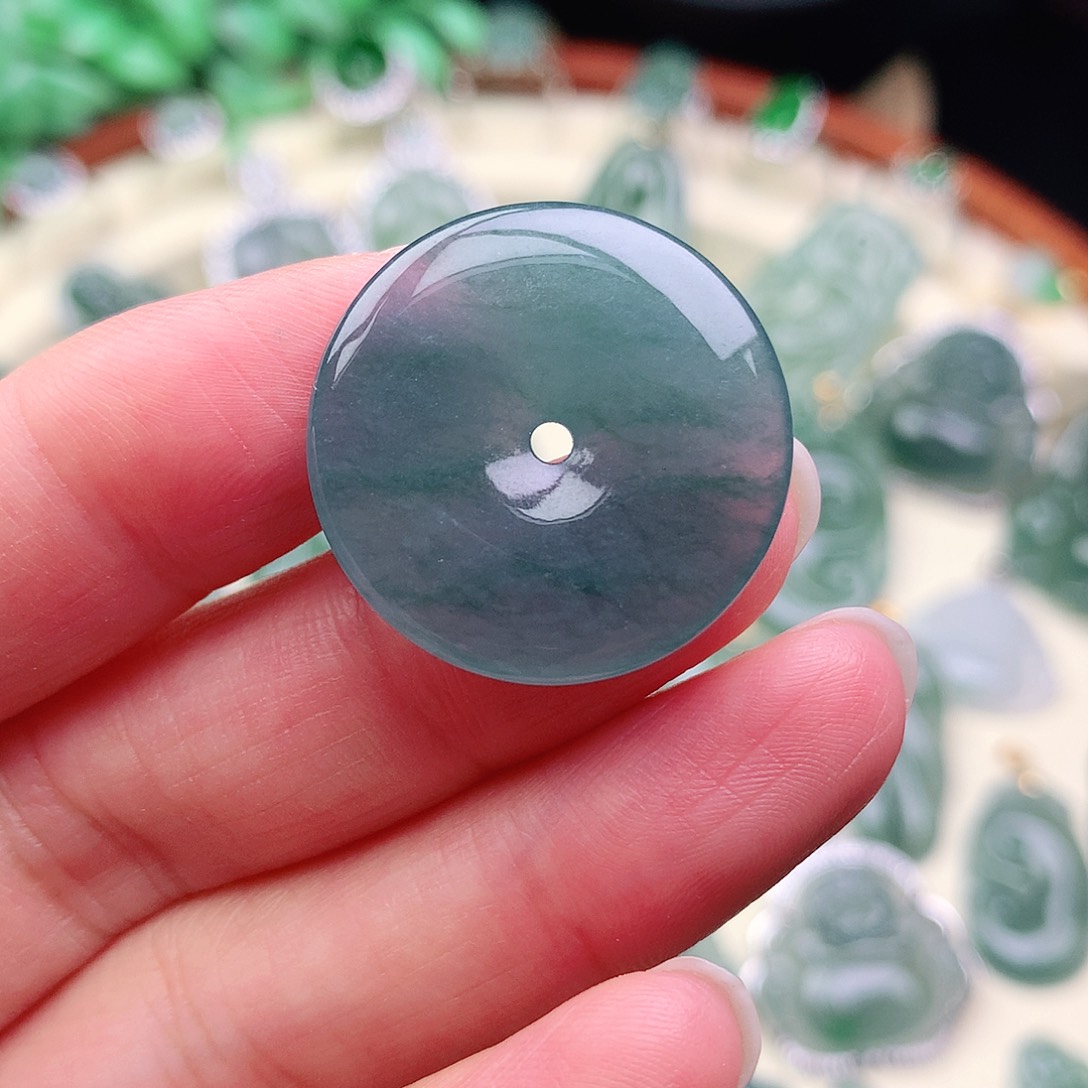 颈饰未镶嵌翡翠吊坠