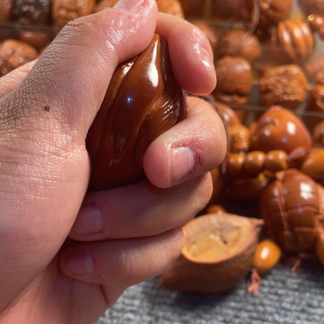 橄榄核吊坠独款三面