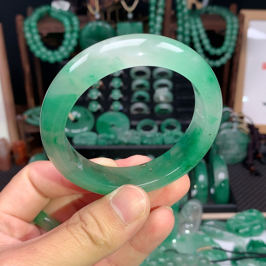 石英质玉手镯未镶嵌圈口56.5