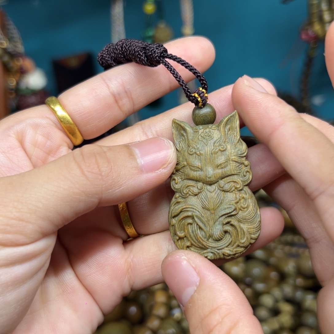 无事牌维腊木（绿檀）