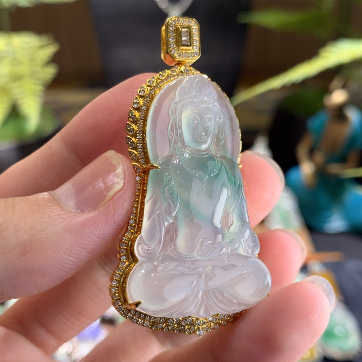 【闪购商品】翡翠颈饰18K金镶嵌A***。素衣观音