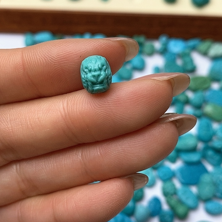 绿松石颈饰未镶嵌