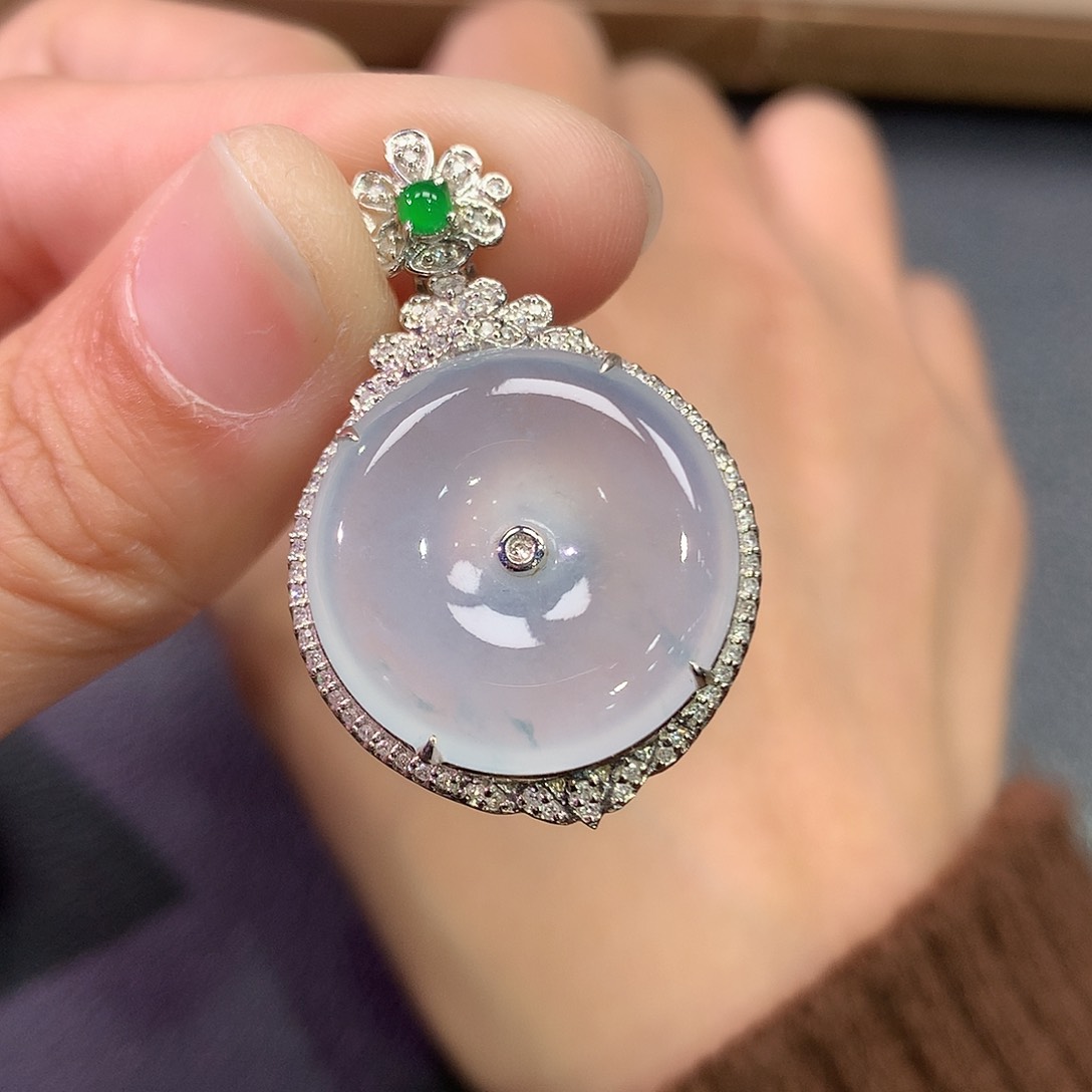 翡翠吊坠(赠链)18K金镶嵌