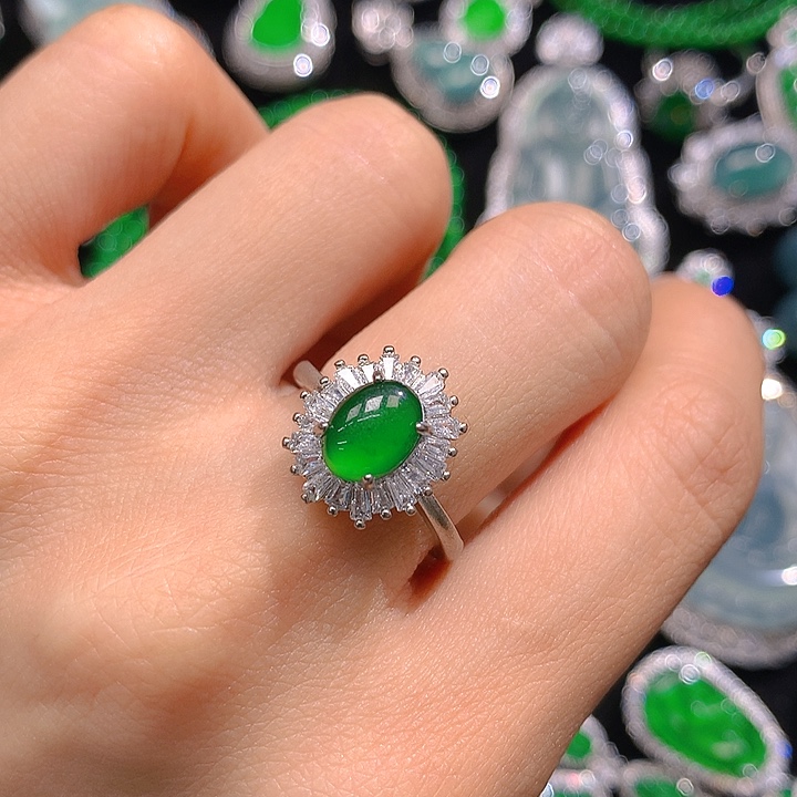 翡翠颈饰未镶嵌翡翠