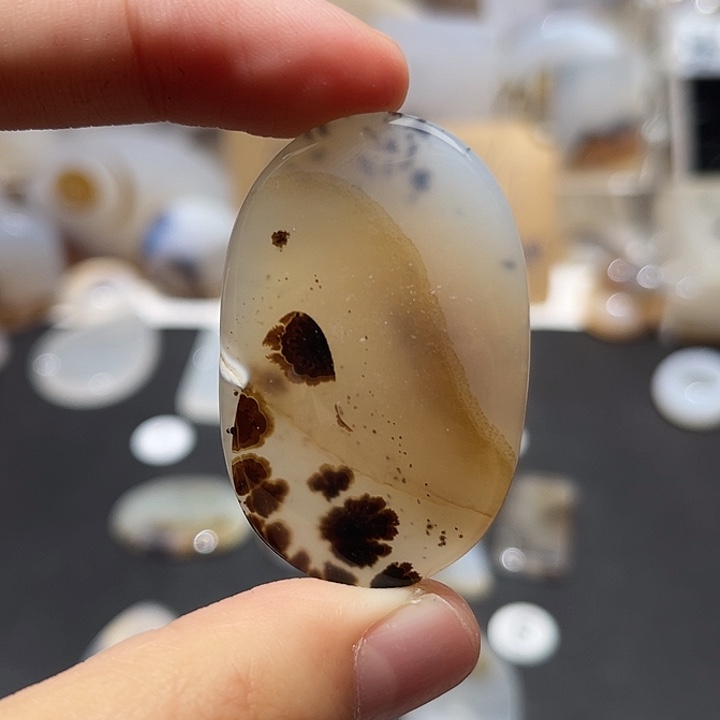 玛瑙/玉髓颈饰未镶嵌