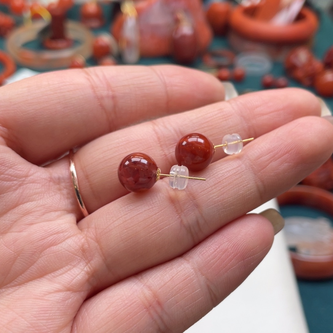 花***泥南红玛瑙18K金镶嵌川料南红牛血红火焰意境单珠耳钉