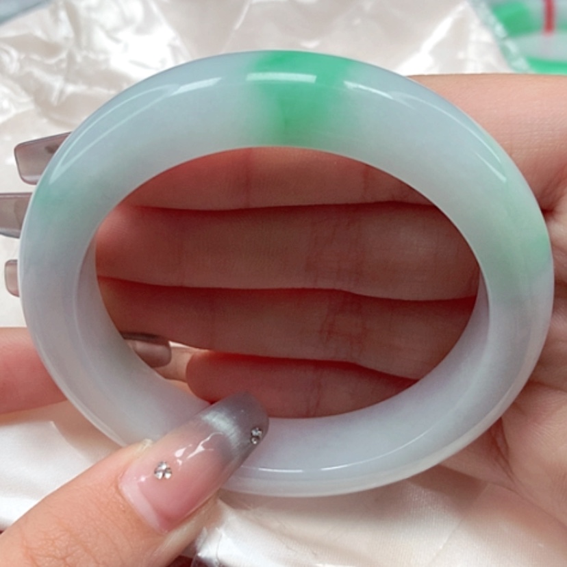 【闪购商品】翡翠手镯未镶嵌55圈