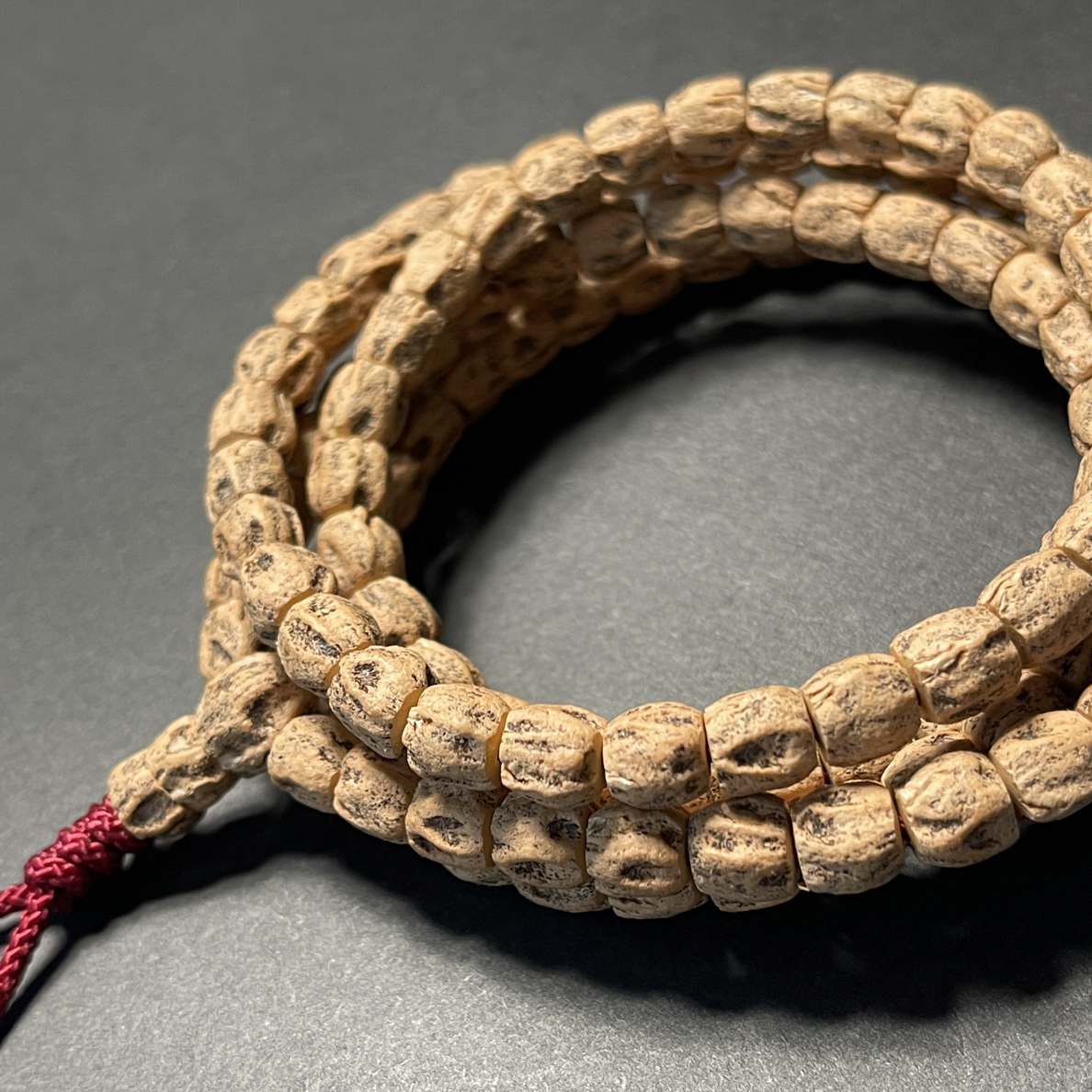 热振直切直筒脏鬼百香籽文玩手串，黄油皮，规桩型规整，藏风十足