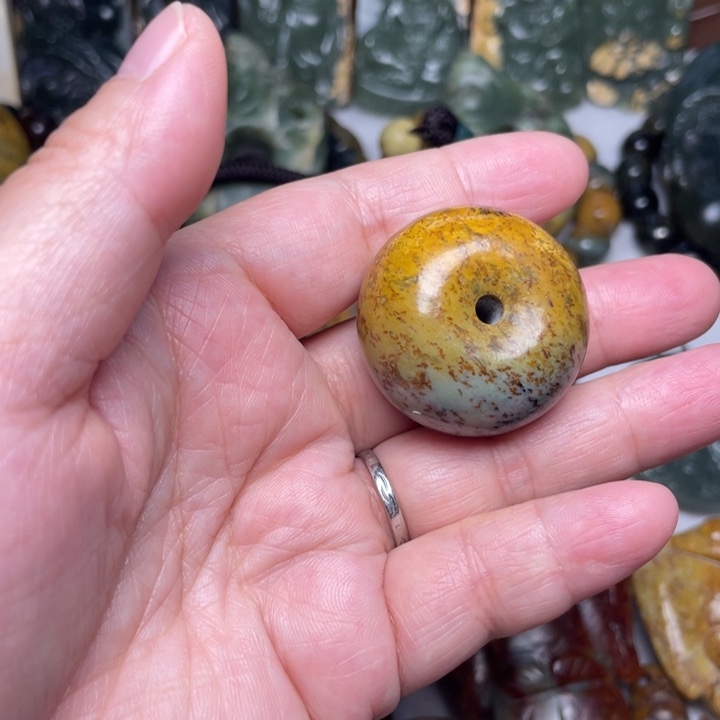 敷***演岫岩河磨玉（透闪石质玉）未镶嵌颈饰