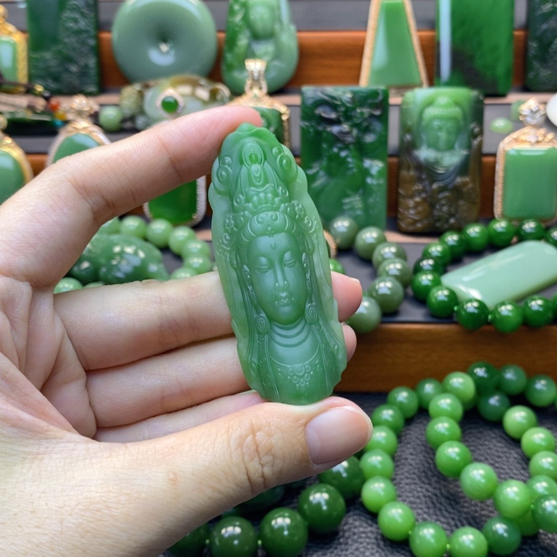 颈饰未镶嵌和田玉（碧玉）观音