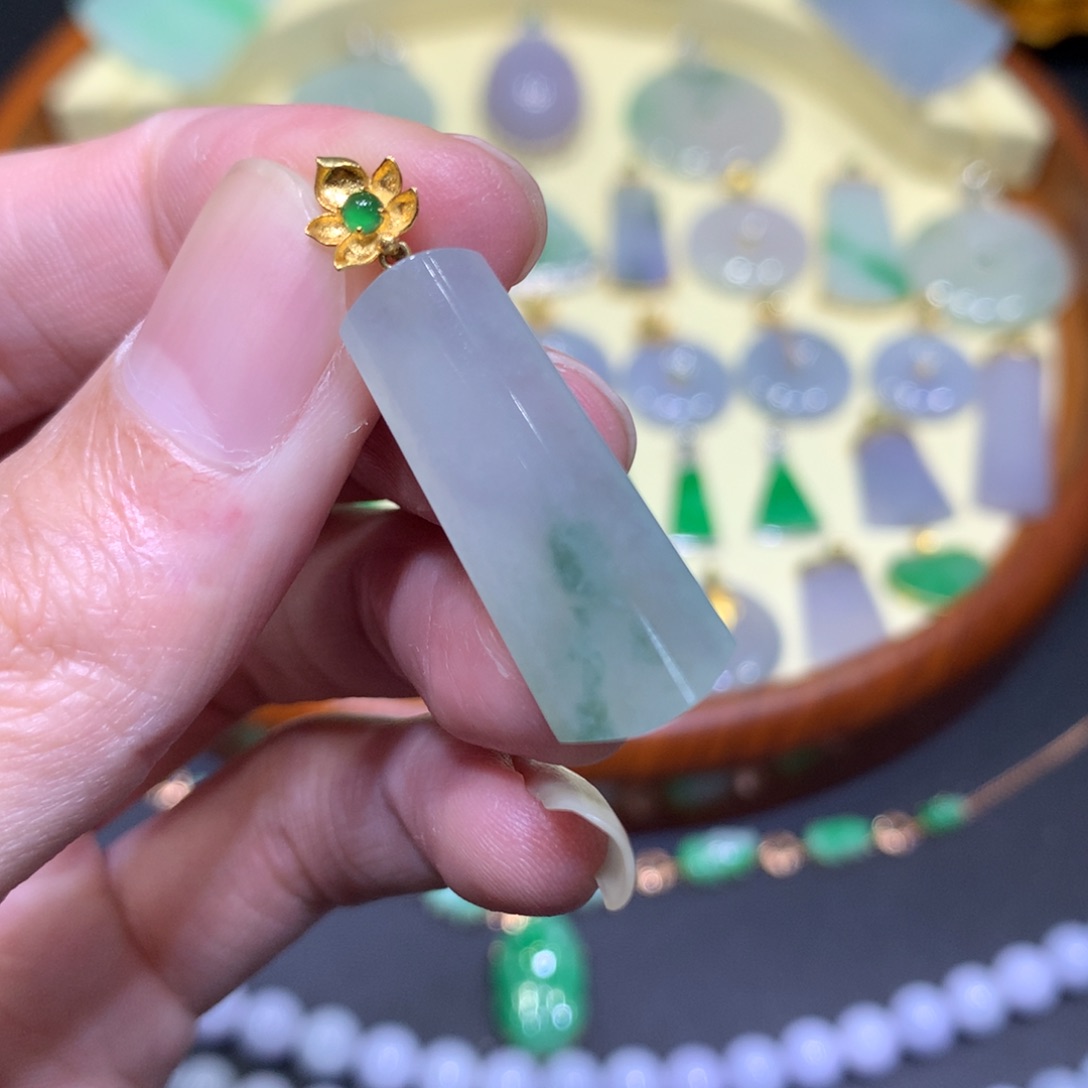 翡翠吊坠(不含链)未镶嵌