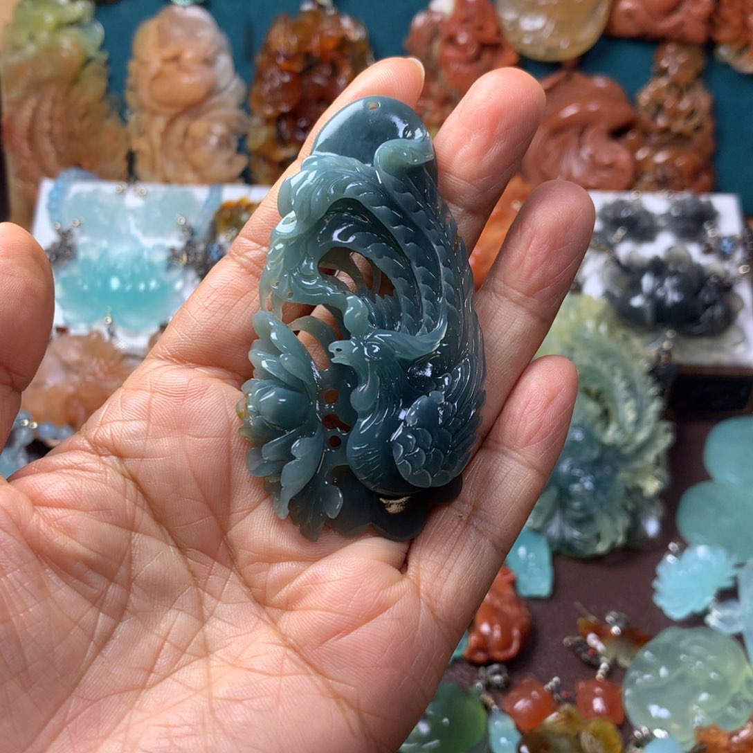 蛇纹石玉未镶嵌挂坠