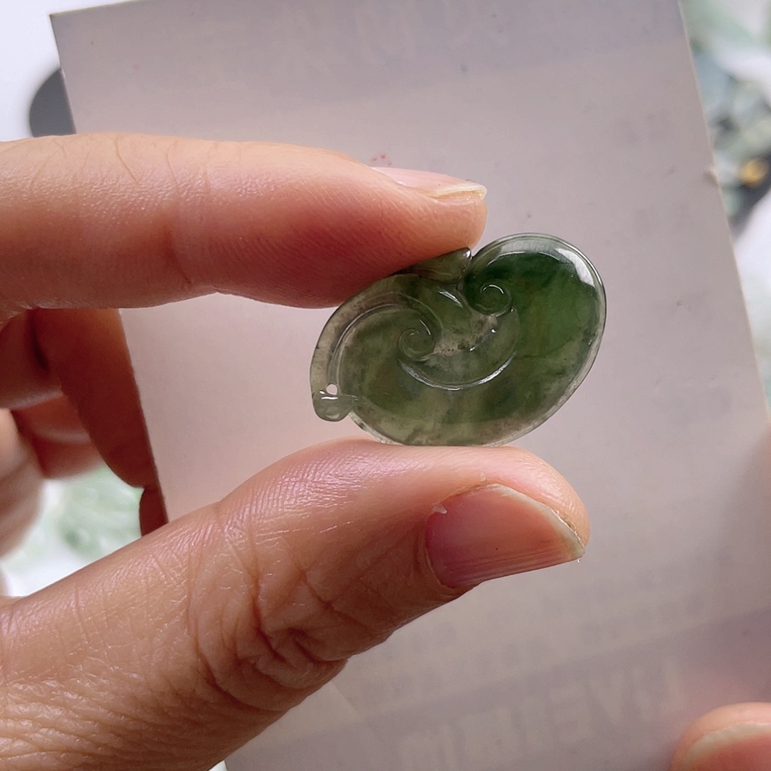 翡翠颈饰未镶嵌冰如意