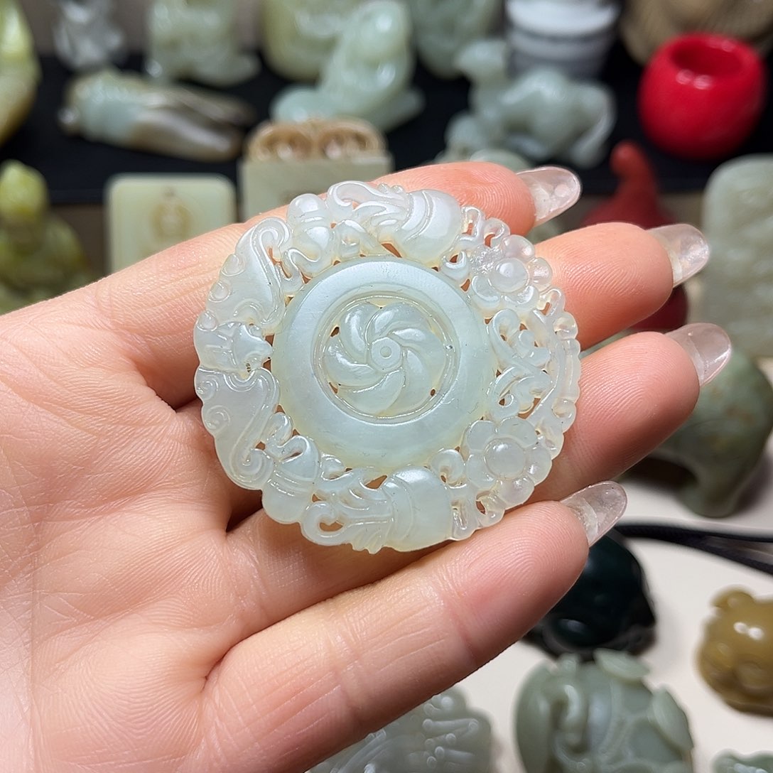 白玉菩提吊坠白玉菩提吊坠