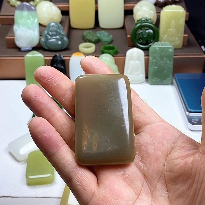 和田玉（糖玉）未镶嵌珠宝奇石