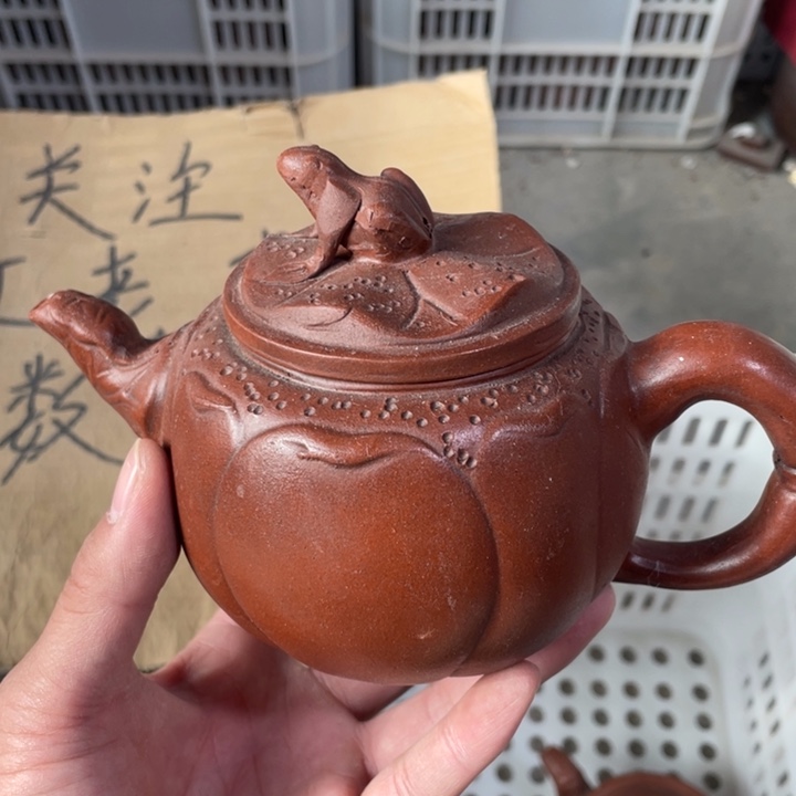 老厂紫砂壶一件。