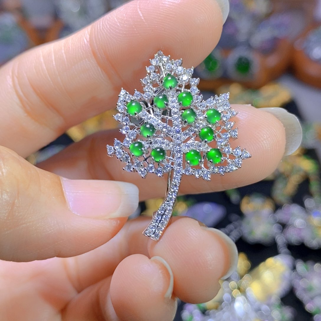 翡翠颈饰银S925镶嵌天然翡翠