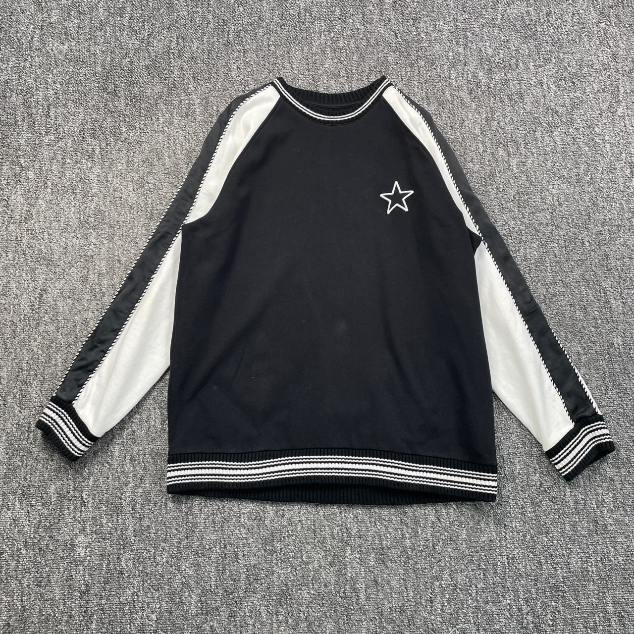 6104/Givenchy 黑白拼色星星刺绣拼接圆领长袖卫衣/XL码/95新/