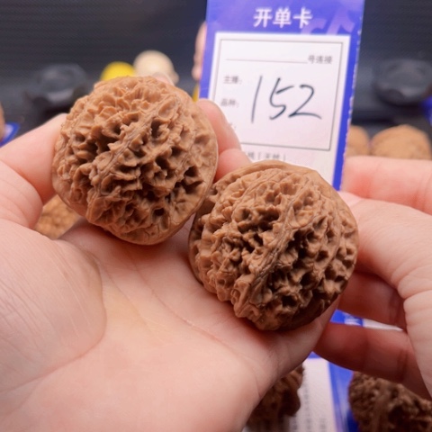 文玩核桃把件46大花 152