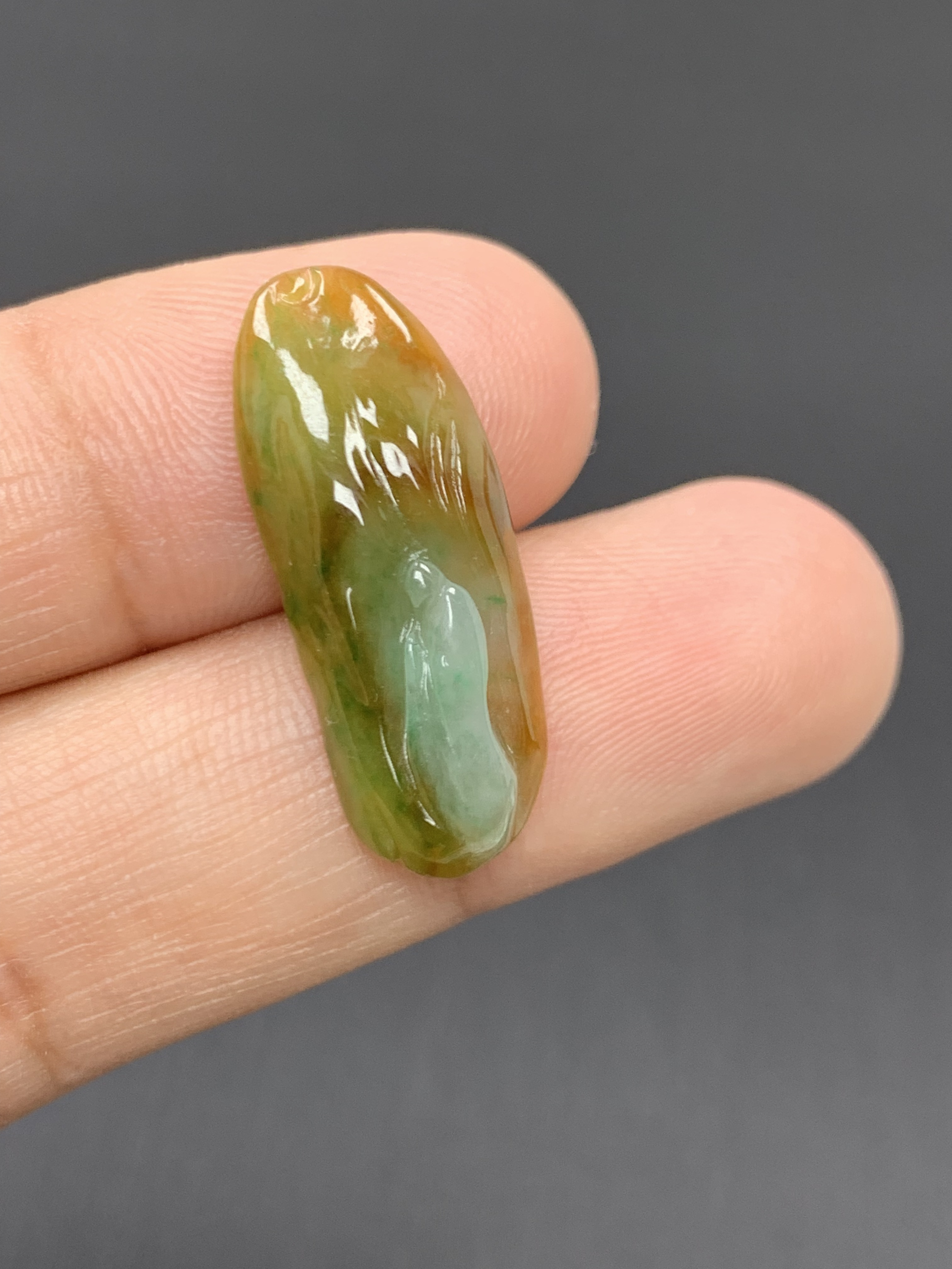 天然缅甸翡翠A货 精品三彩悟道 气质冰透俏色巧雕精美吊坠提溜