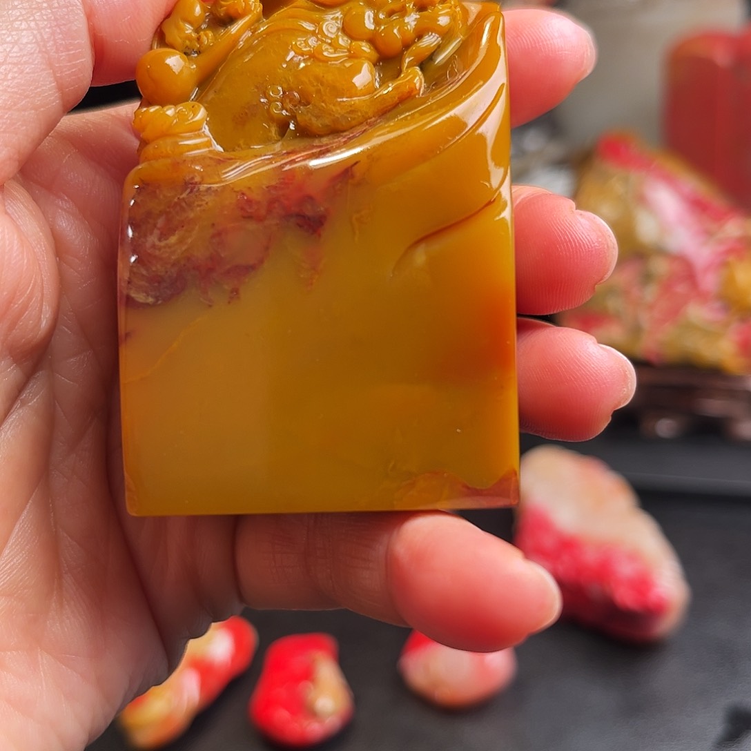 昌化石印石田黄鸡血石狮钮章