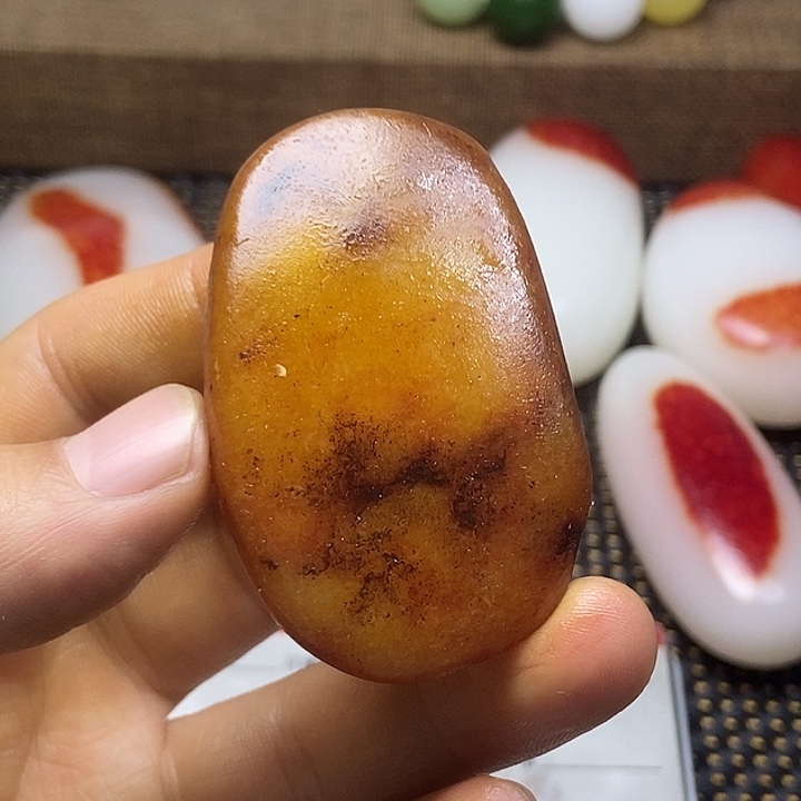 和田玉未镶嵌把件