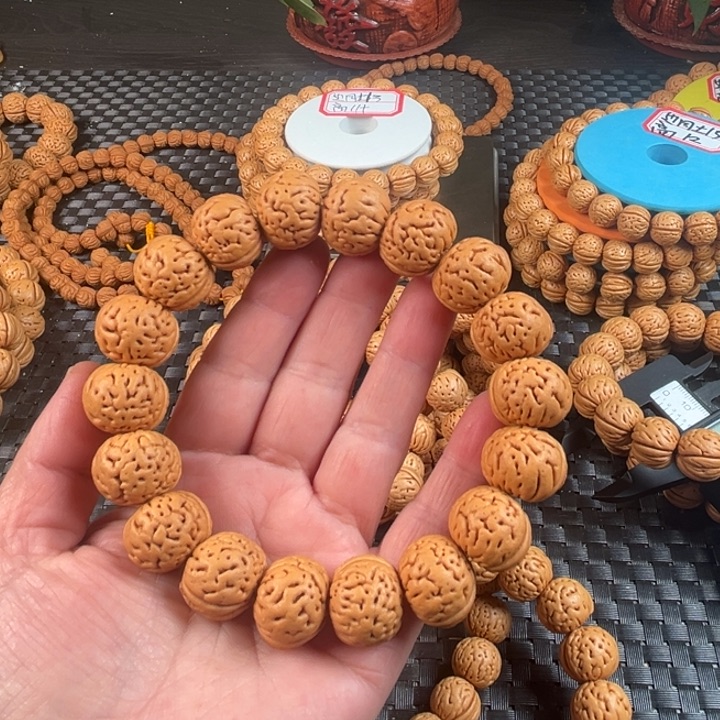 有***两桃核手串野生肌肉小奶豆