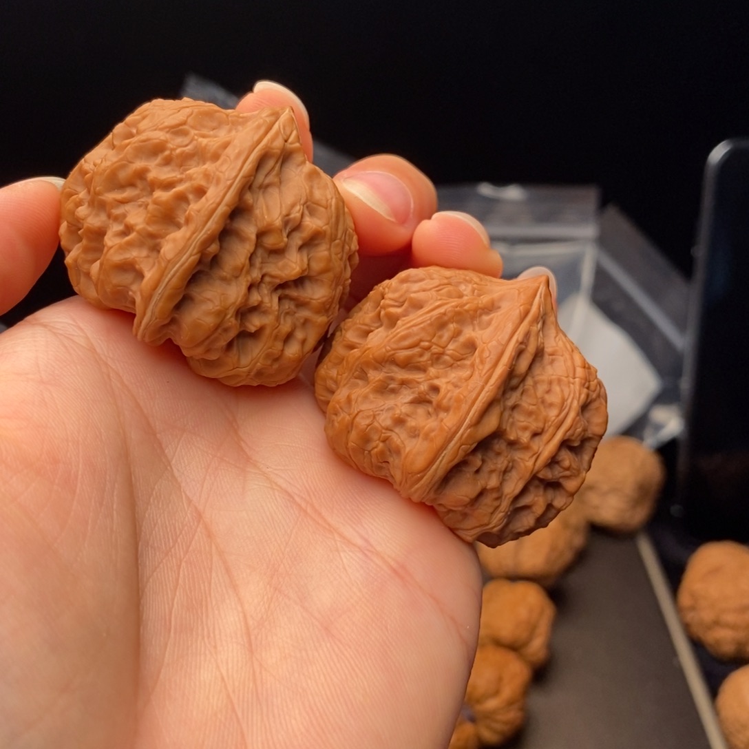 文玩核桃把件凹底